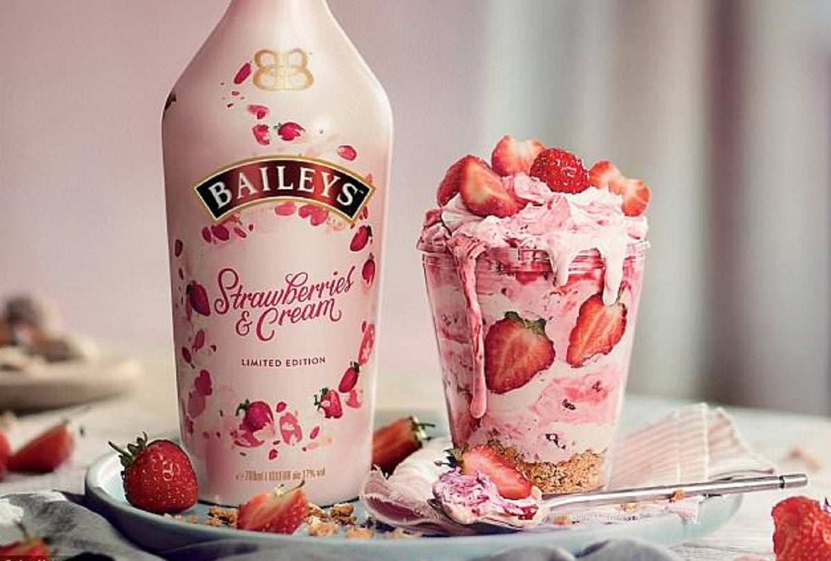 rượu sữa baileys strawberry and cream