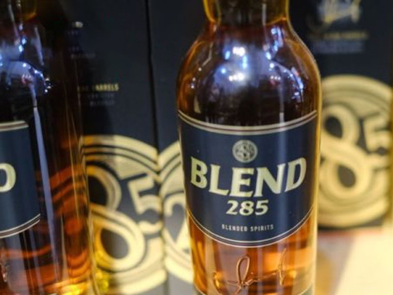 rượu spirit blend 285 signature đen 700ml