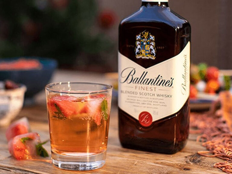 rượu whisky ballantine’sfinest (hộp quà tết 2025)