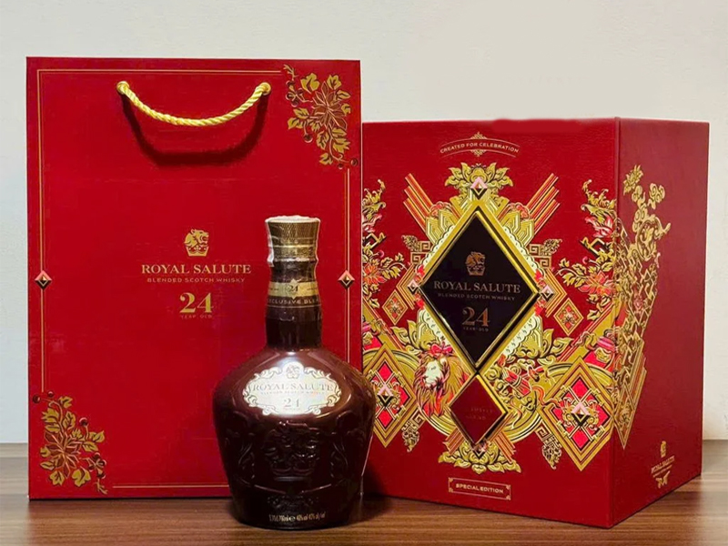 rượu whisky chivas 24 (hộp quà tết 2025)