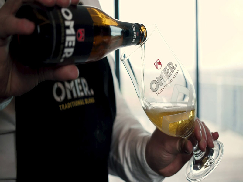 bia bỉ omer traditional blond 8% chai 330ml 