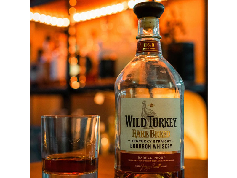 rượu whisky wild turkey rare breed