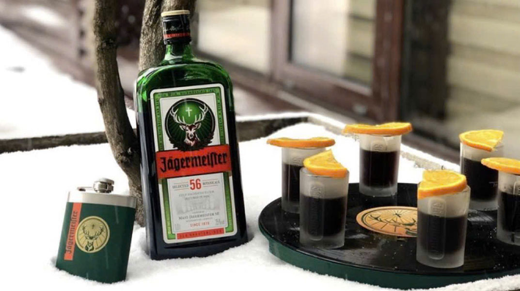 jägermeister con hươu: tất tần tật về biểu tượng & hương vị jägermeister con hươu: tất tần tật về biểu tượng & hương vị