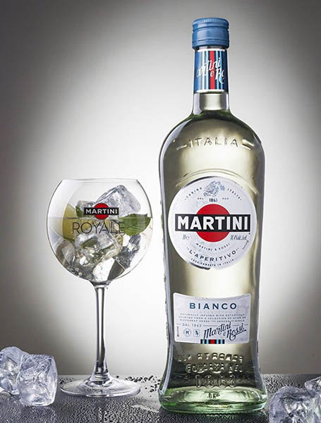 rượu martini là gì? khám phá cocktail kinh điển và cách pha rượu martini là gì? khám phá cocktail kinh điển và cách pha