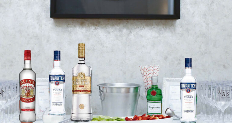 Top 5 vodka nga giá chỉ 180k: Uống ngon quên sầu!