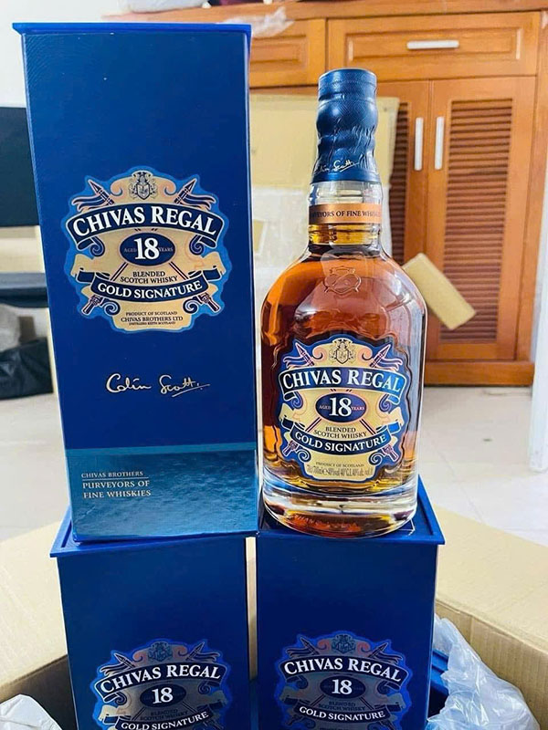 Hộp quà tết rượu Chivas cao cấp: Xu hướng, Ưu đãi & Địa chỉ mua Hộp quà tết rượu Chivas cao cấp: Xu hướng, Ưu đãi & Địa chỉ mua