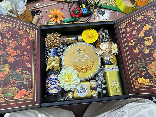 Mua hộp quà tết rượu chivas ở đâu uy tín, giá tốt nhất