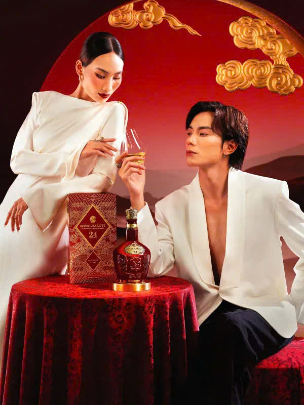so sánh chivas 24 với các dòng rượu tết cao cấp khác so sánh chivas 24 với các dòng rượu tết cao cấp khác