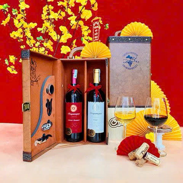 rượu vang đỏ, trắng biếu tết: loại nào phù hợp?