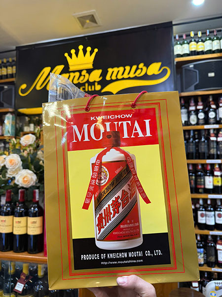 hộp quà rượu mao đài biếu đối tác đẳng cấp tại tây hồ