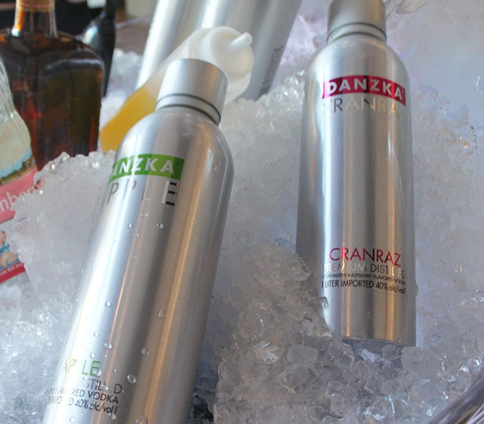 ưu điểm quà tặng rượu vodka danzka nhôm 1 lít ngày tết