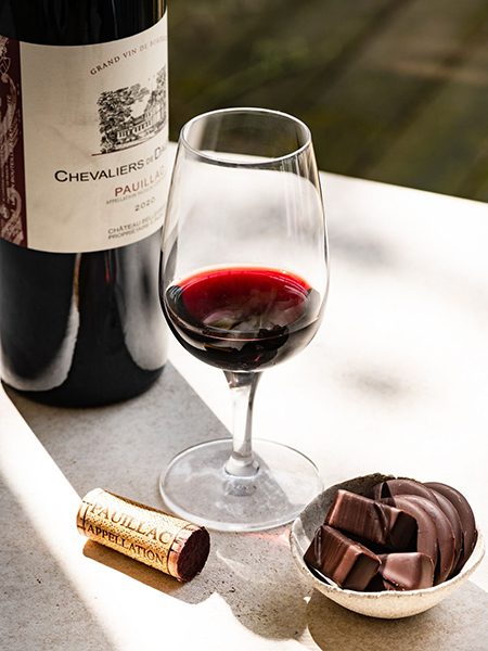 Tiêu chí lựa chọn Combo rượu vang & Socola 8/3: Sang trọng dưới 900k combo rượu vang & socola 8/3: sang trọng dưới 900k cho nàng