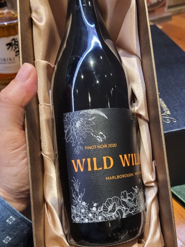 rượu vang wild willow pinot noir