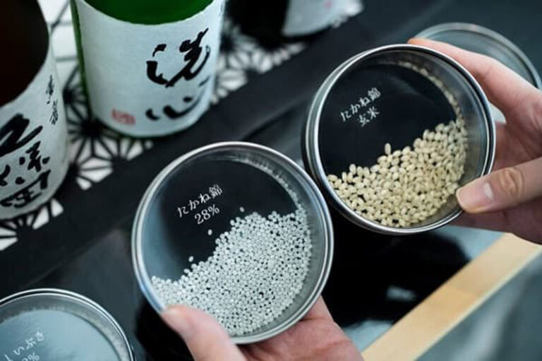 Rượu sake biếu sếp: Top những chai rượu đẳng cấp nhất